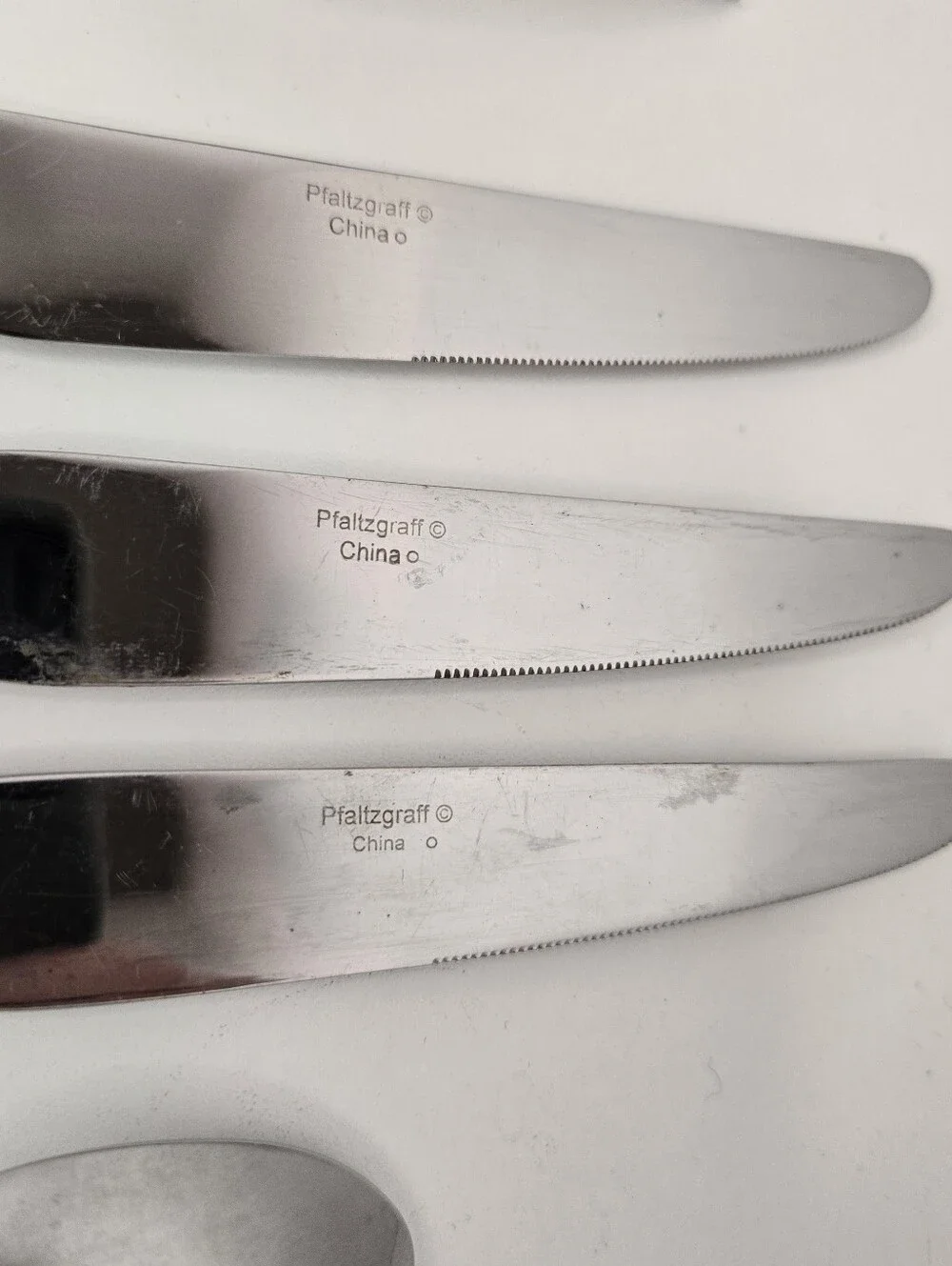 Pfaltzgraff ABIGAIL Stainless 18/8 Flatware 8 Pcs. Knives, Spoons, Forks